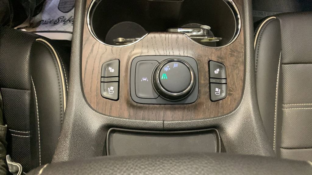 Used 2021 GMC Acadia Denali w/ Denali Technology Package image 49