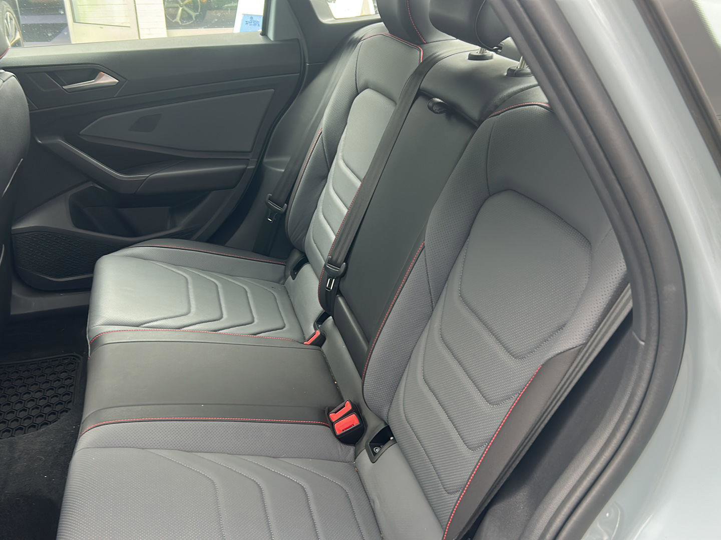 Used 2025 Volkswagen Jetta GLI Autobahn image 8