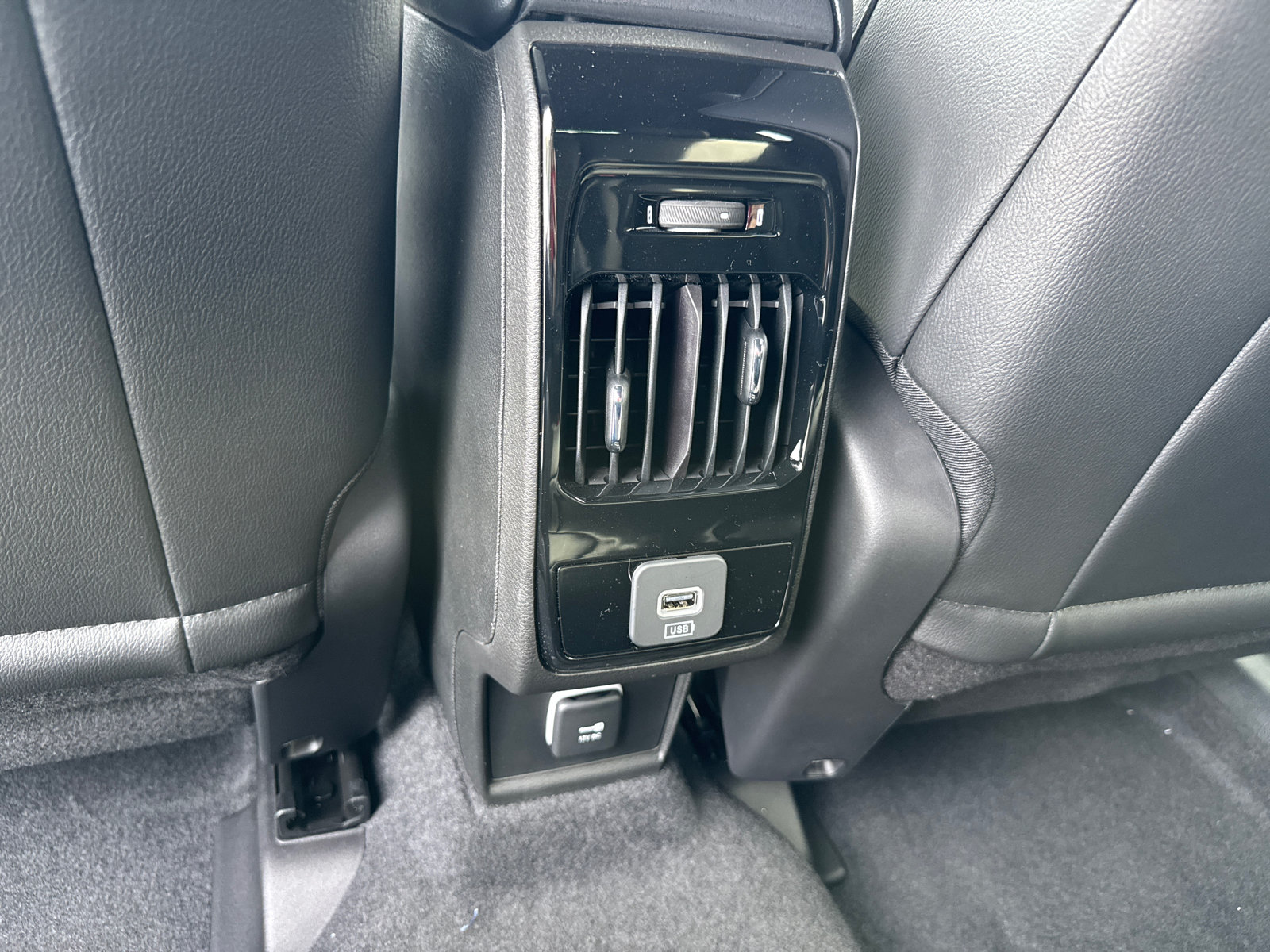New 2026 Jeep Compass Latitude AWD/4WD image 7