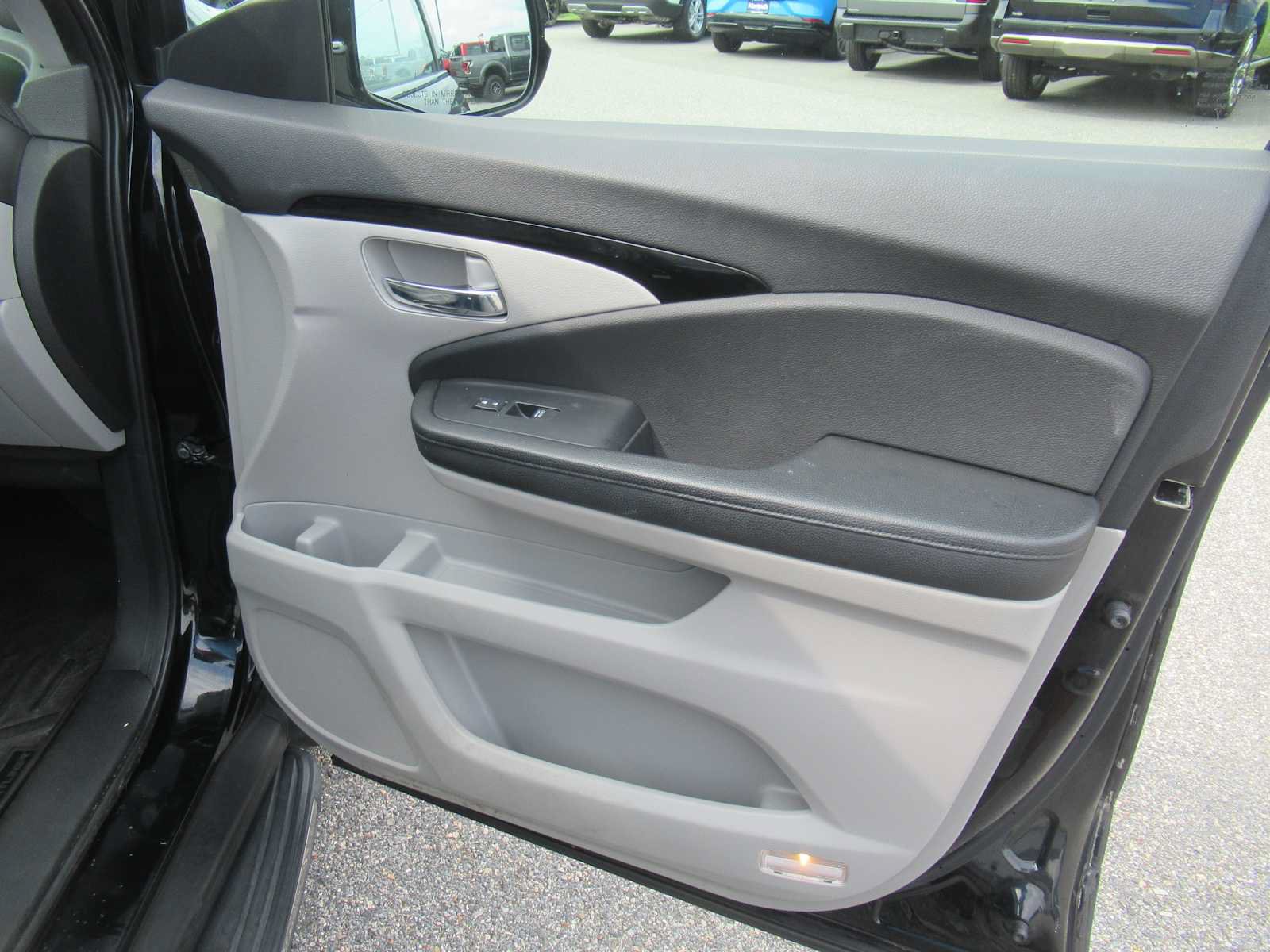 Used 2016 Honda Pilot Touring image 15