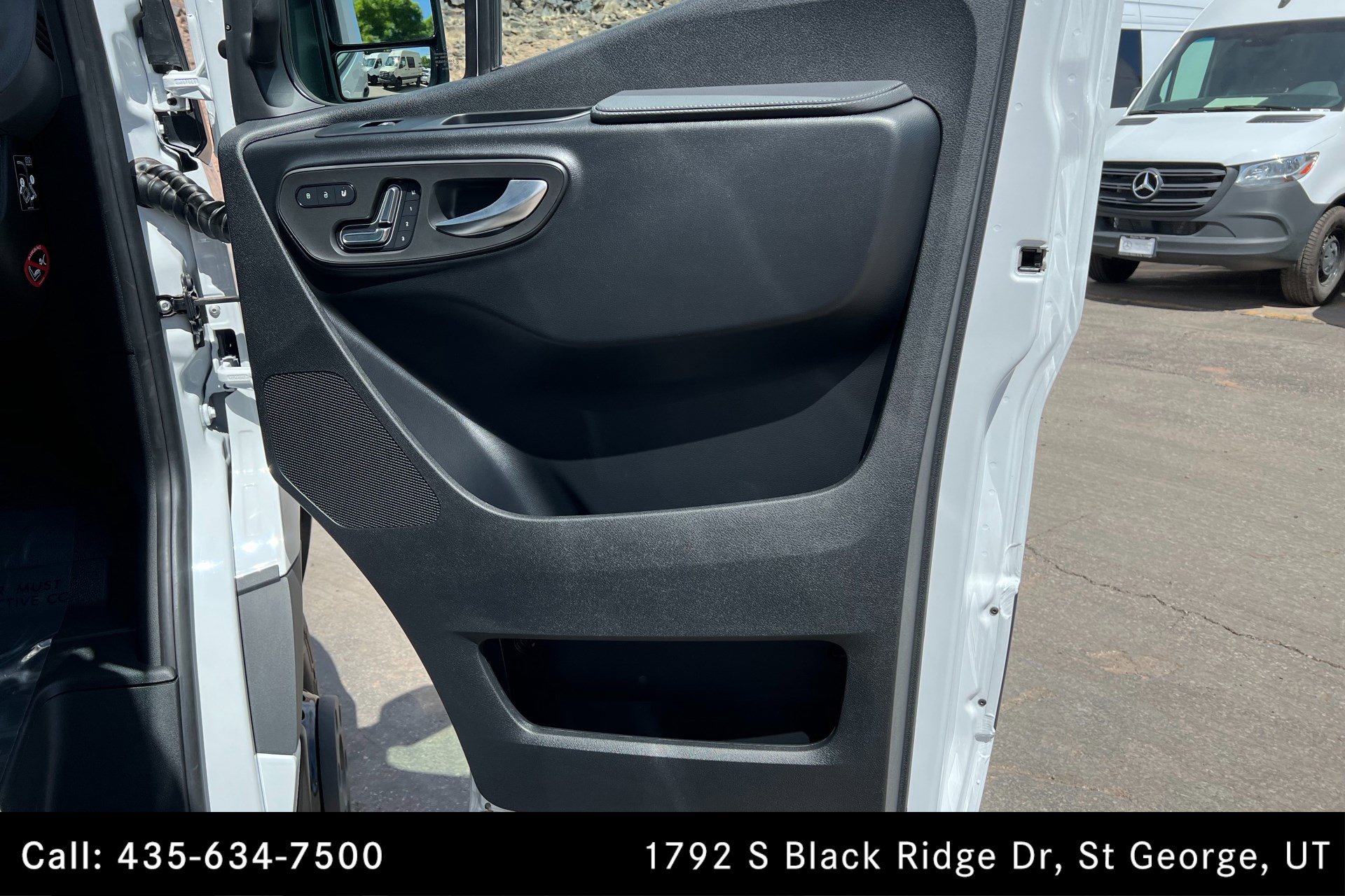 Used 2025 Mercedes-Benz Sprinter 3500 image 21