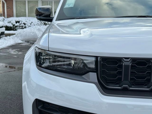 New 2026 Jeep Grand Cherokee Altitude image 9