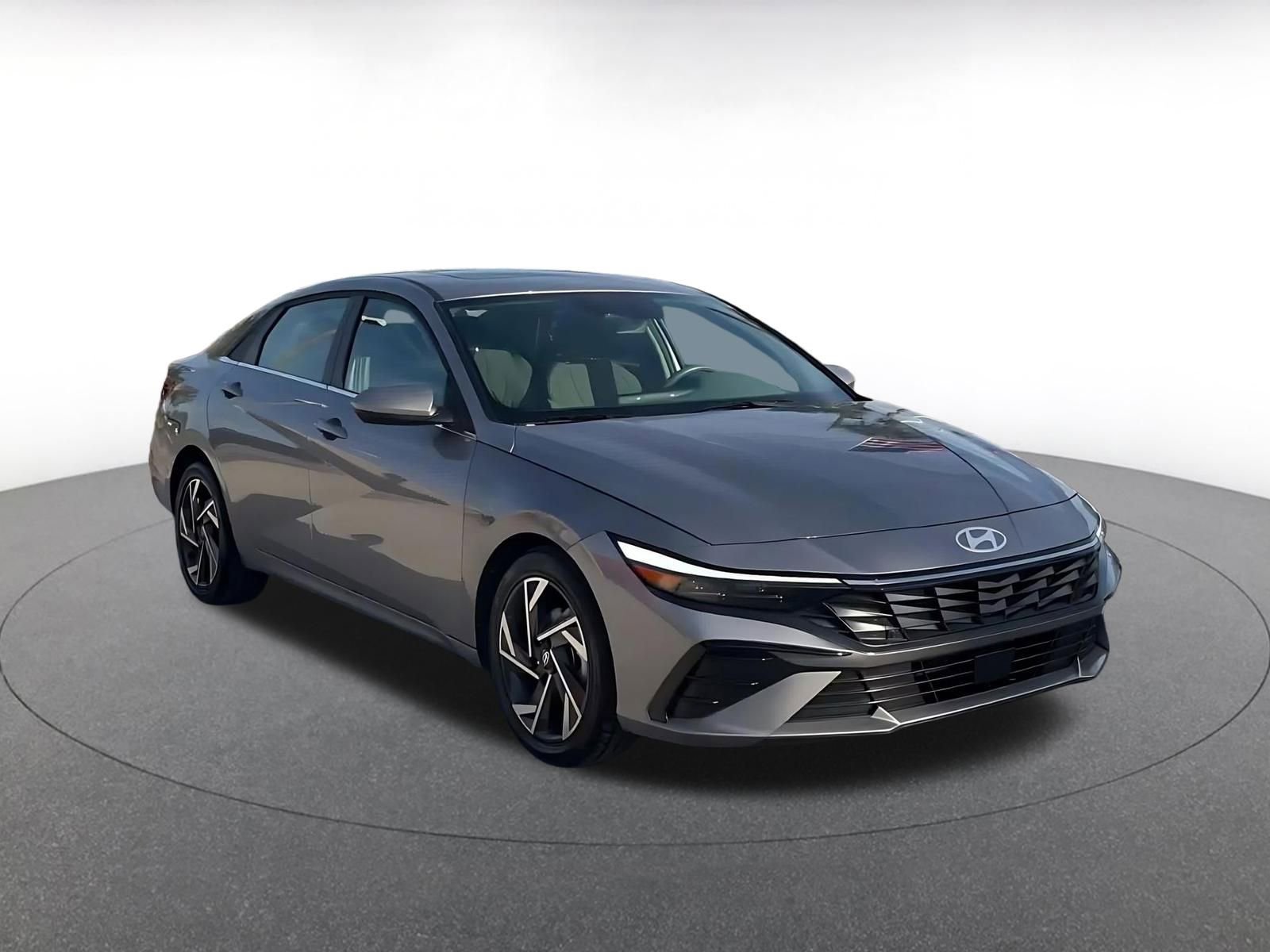 Used 2025 Hyundai Elantra SEL image 3