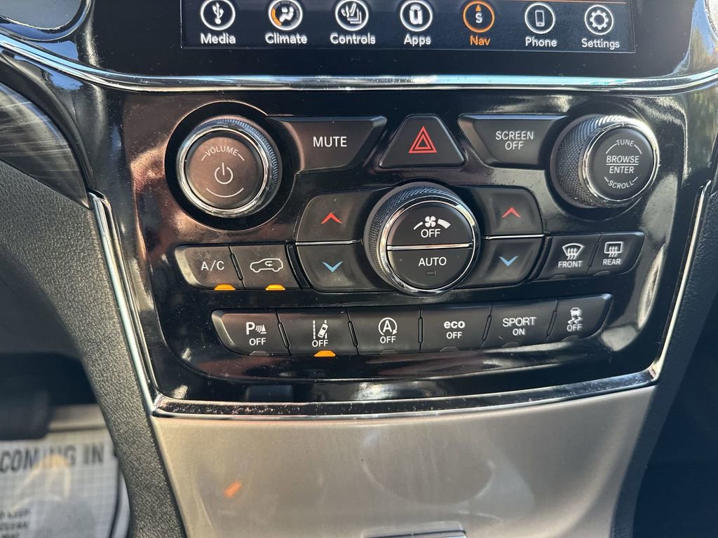 Used 2022 Jeep Grand Cherokee Laredo X image 19