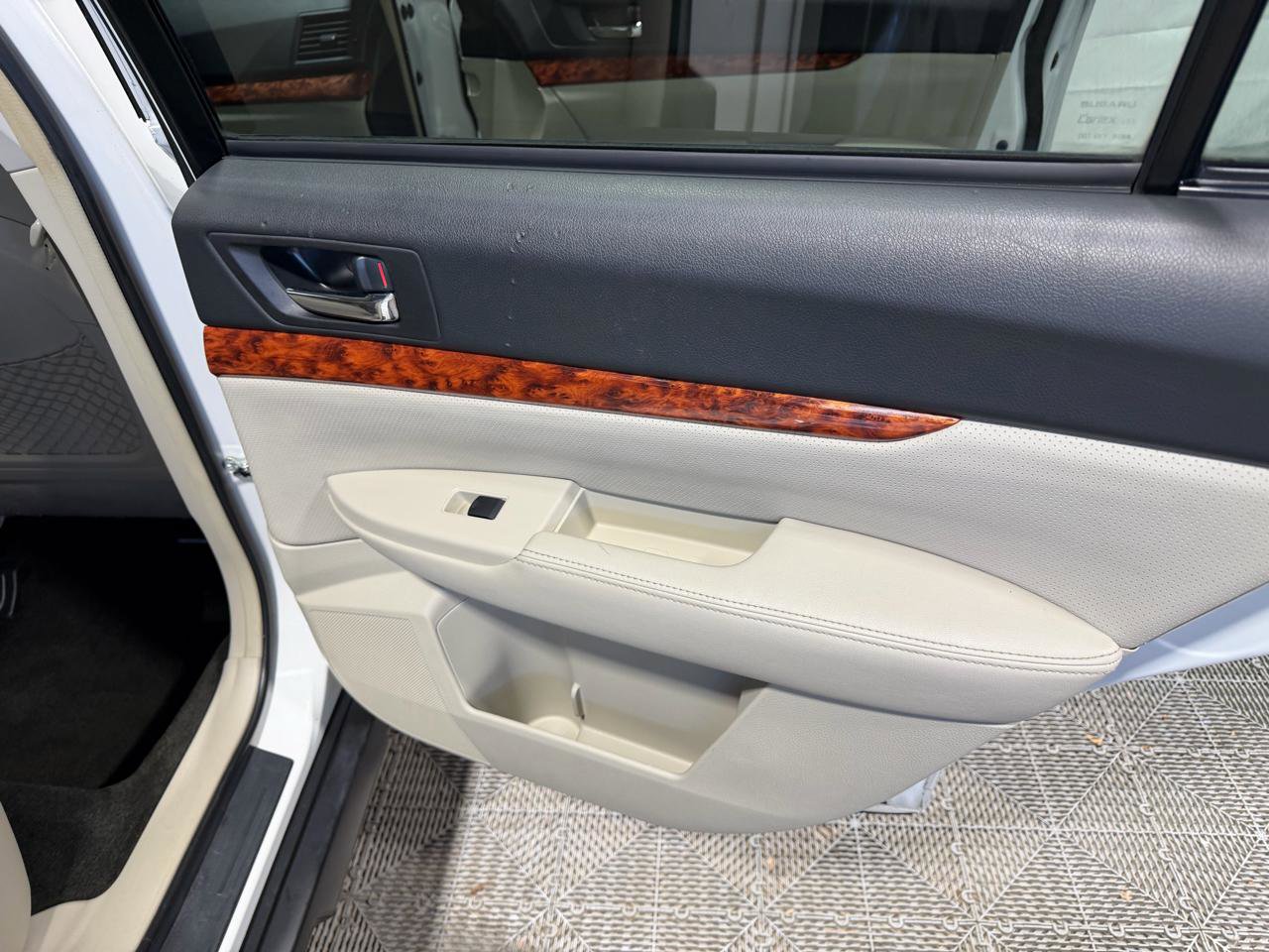 Used 2012 Subaru Outback 2.5i Limited w/ Moonroof Pkg image 16