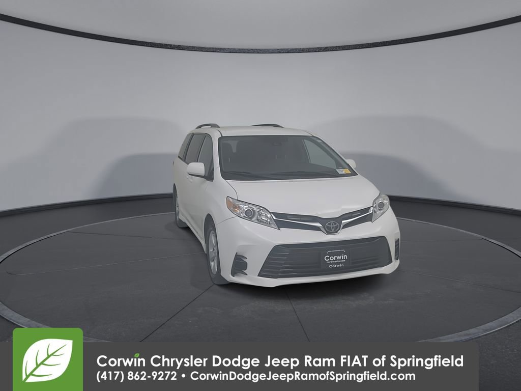 Used 2019 Toyota Sienna LE image 4