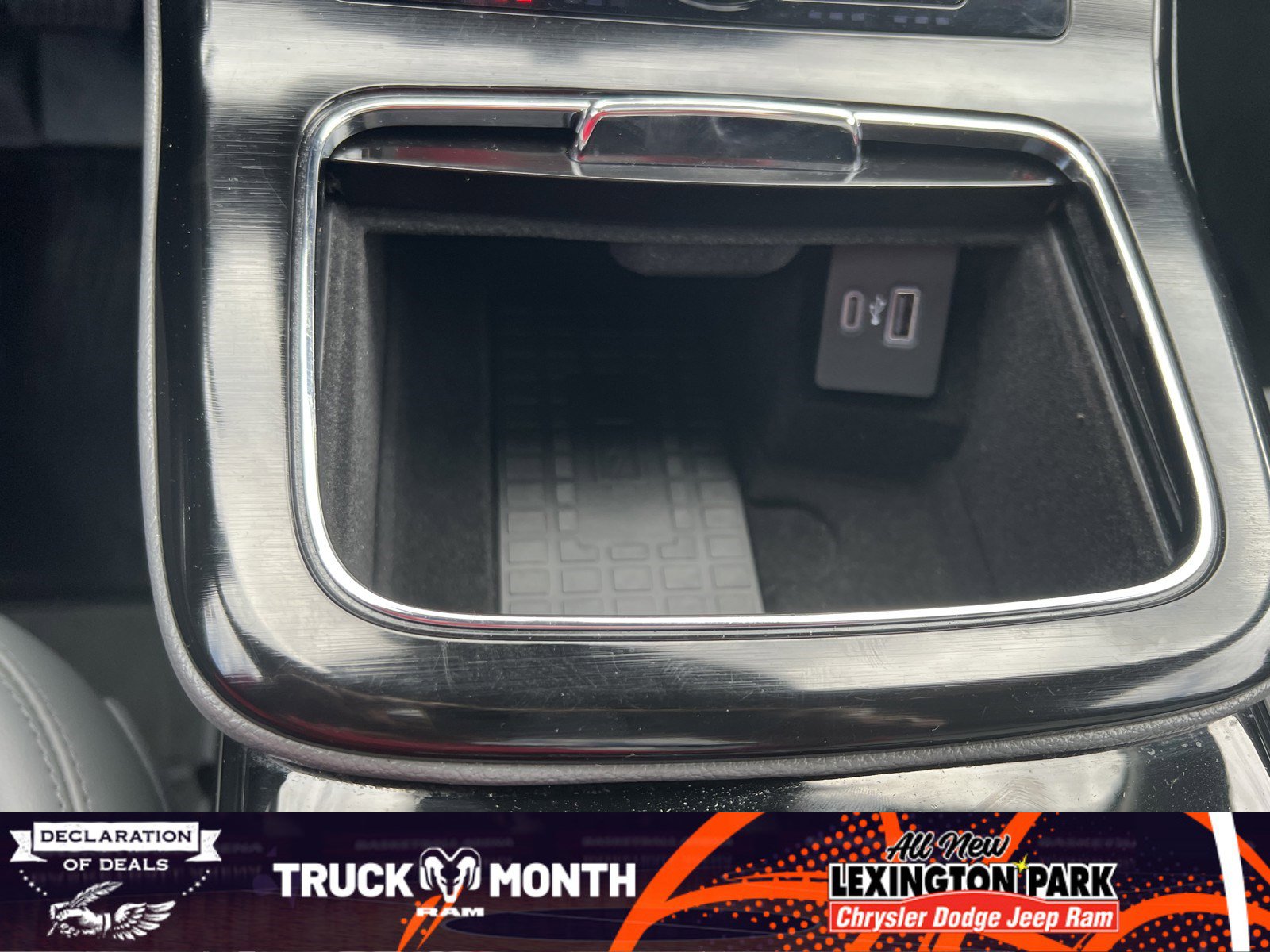 Used 2021 Lincoln Nautilus Reserve w/ Equipment Group 201A image 27