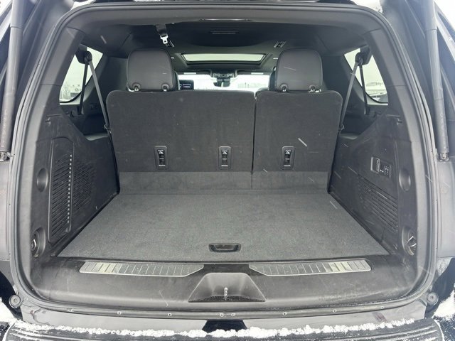 Used 2023 GMC Yukon XL Denali w/ Advanced Technology Package image 9