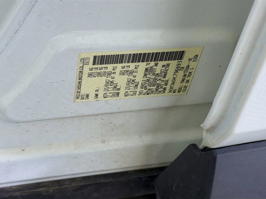 Used 2023 Nissan Rogue S image 32