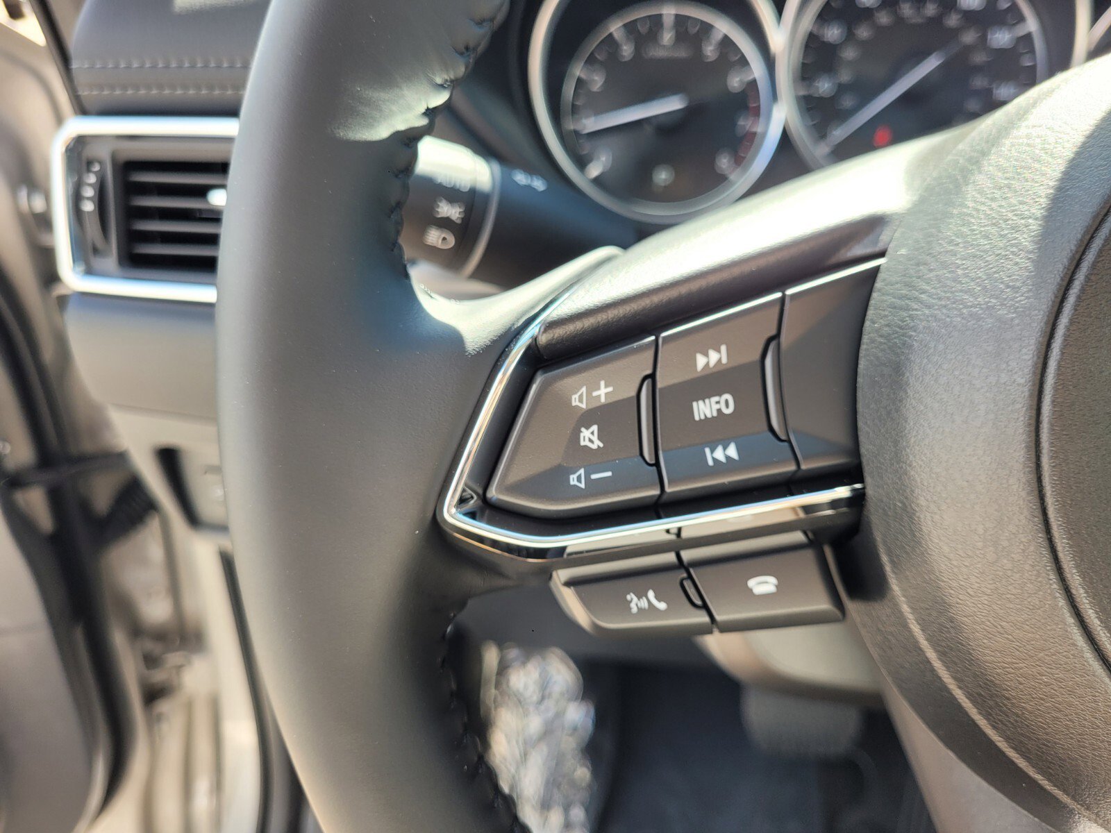 New 2025 MAZDA CX-5 AWD 2.5 S w/ Preferred Package image 31