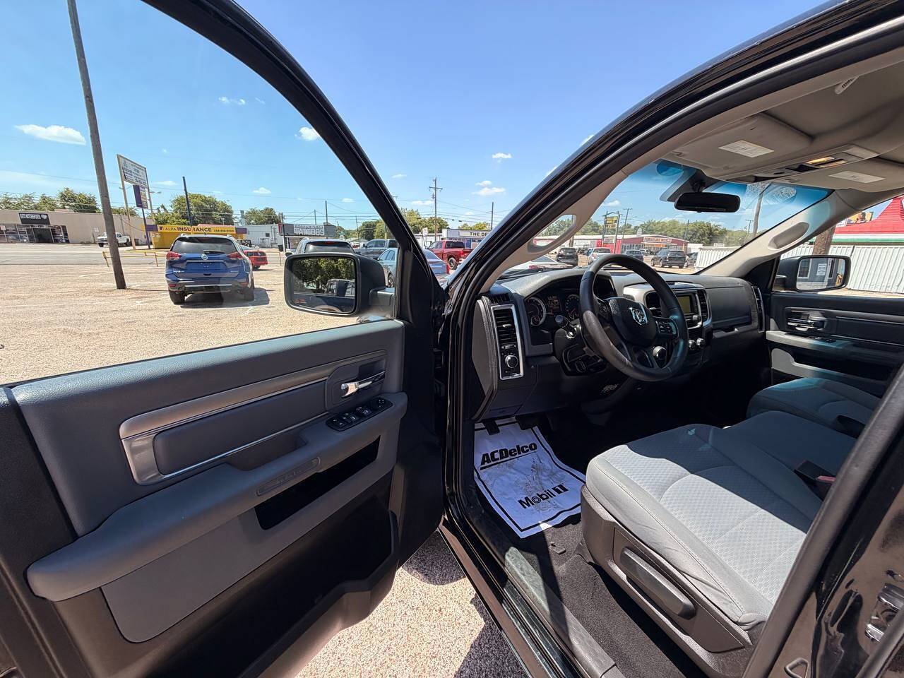 Used 2019 RAM 1500 Classic SLT RWD image 10