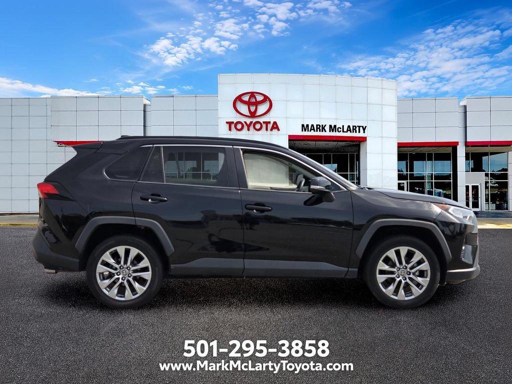 Used 2021 Toyota RAV4 XLE Premium FWD image 6
