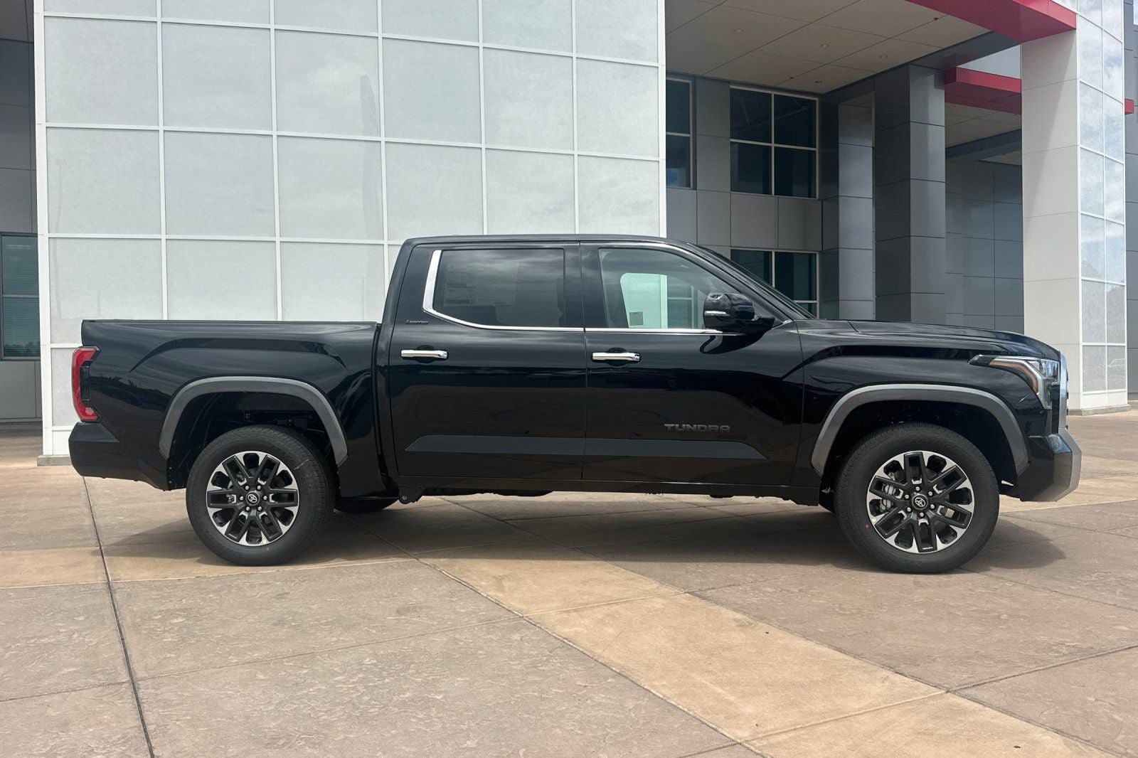 New 2026 Toyota Tundra Limited AWD/4WD video 3