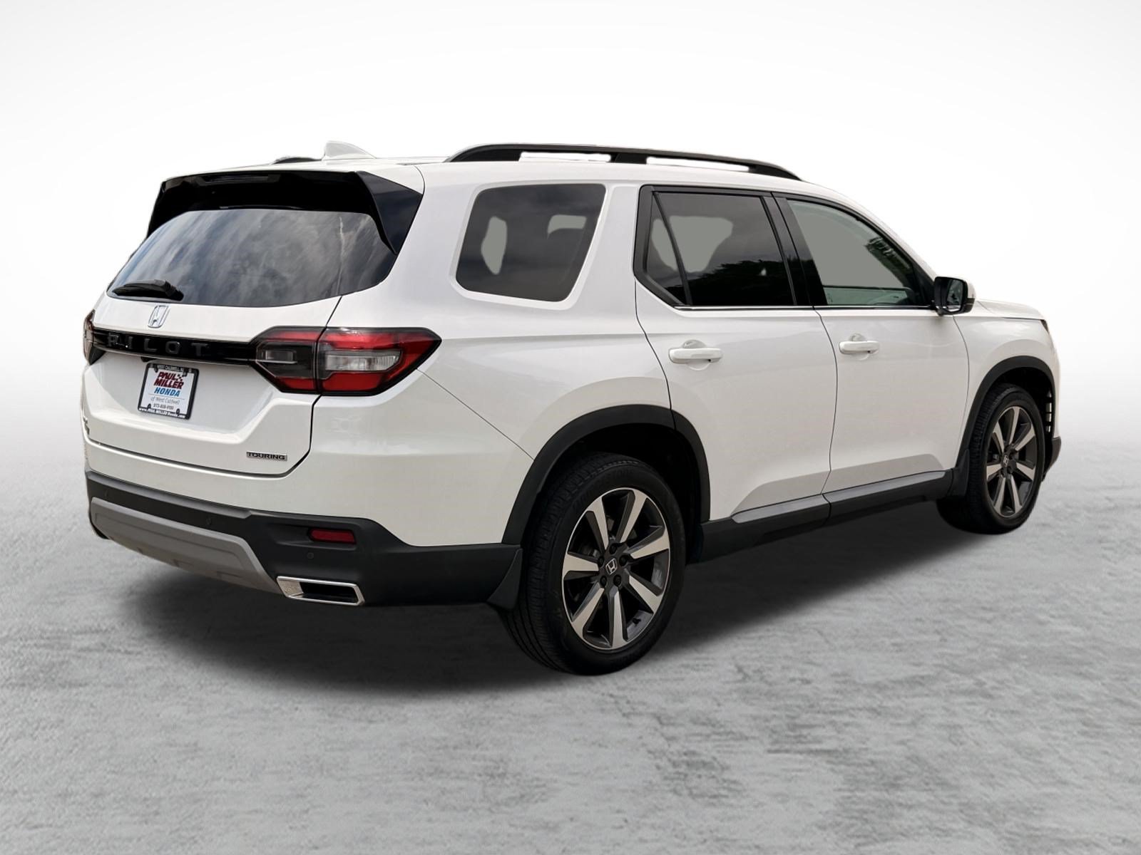 Certified 2023 Honda Pilot Touring image 6