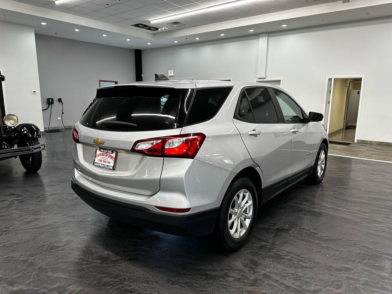 Used 2021 Chevrolet Equinox LS w/ LS Convenience Package FWD image 5