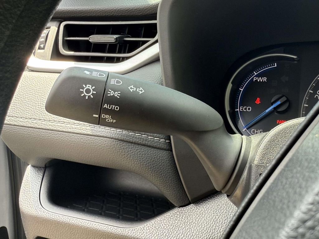 Used 2025 Toyota RAV4 XLE w/ Convenience Package AWD/4WD image 29