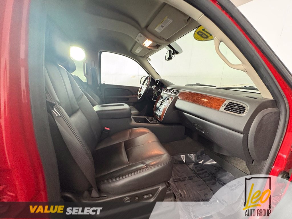 Used 2010 Chevrolet Avalanche LT w/ Luxury Package AWD/4WD image 15