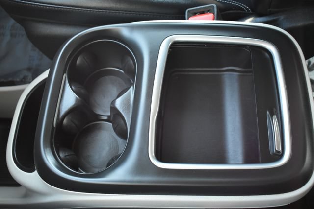 Used 2024 Chrysler Pacifica Touring-L FWD image 27
