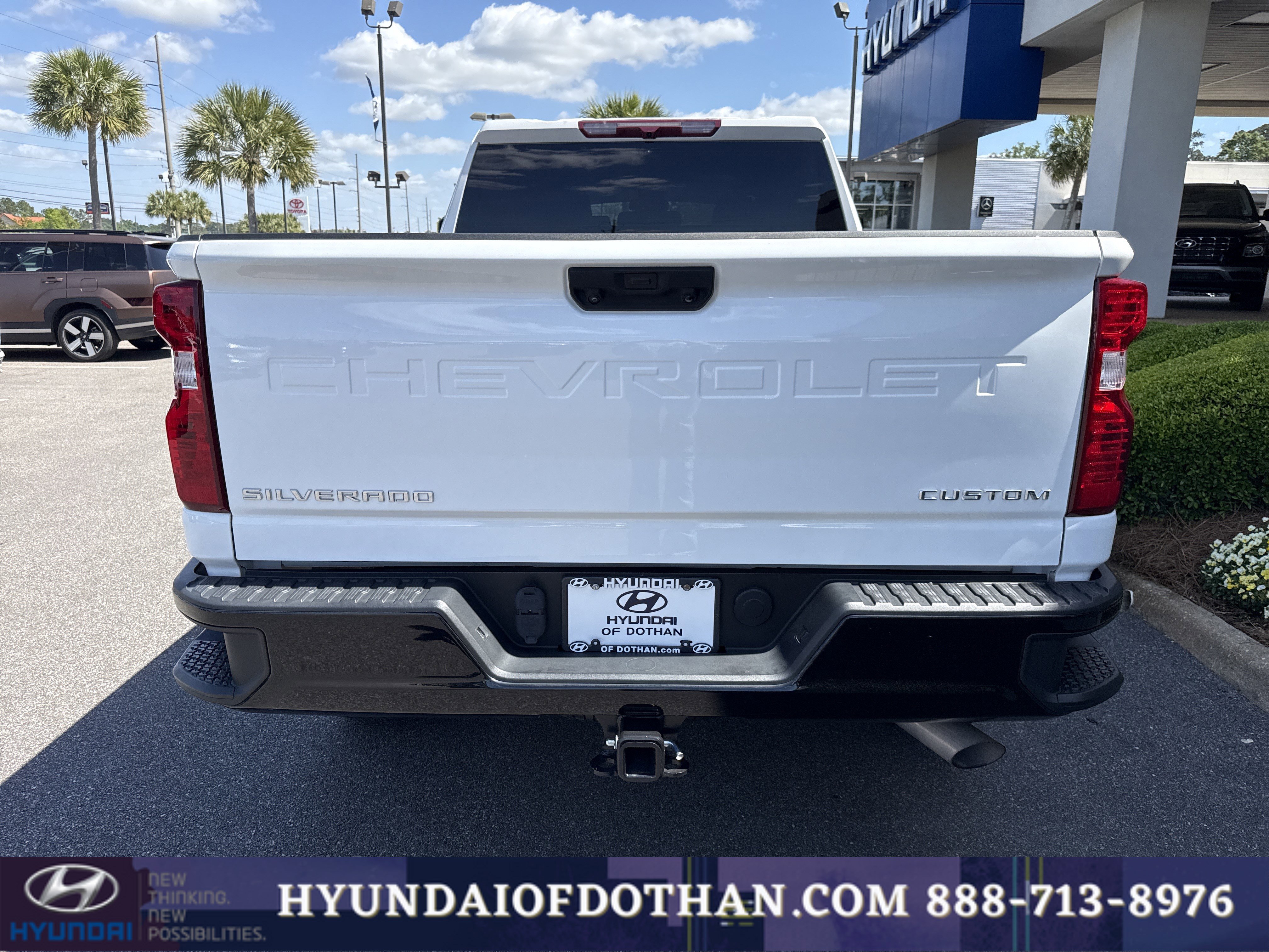 Used 2024 Chevrolet Silverado 2500 Custom w/ Custom Convenience Package image 3