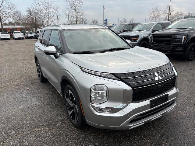 Used 2022 Mitsubishi Outlander SEL image 3