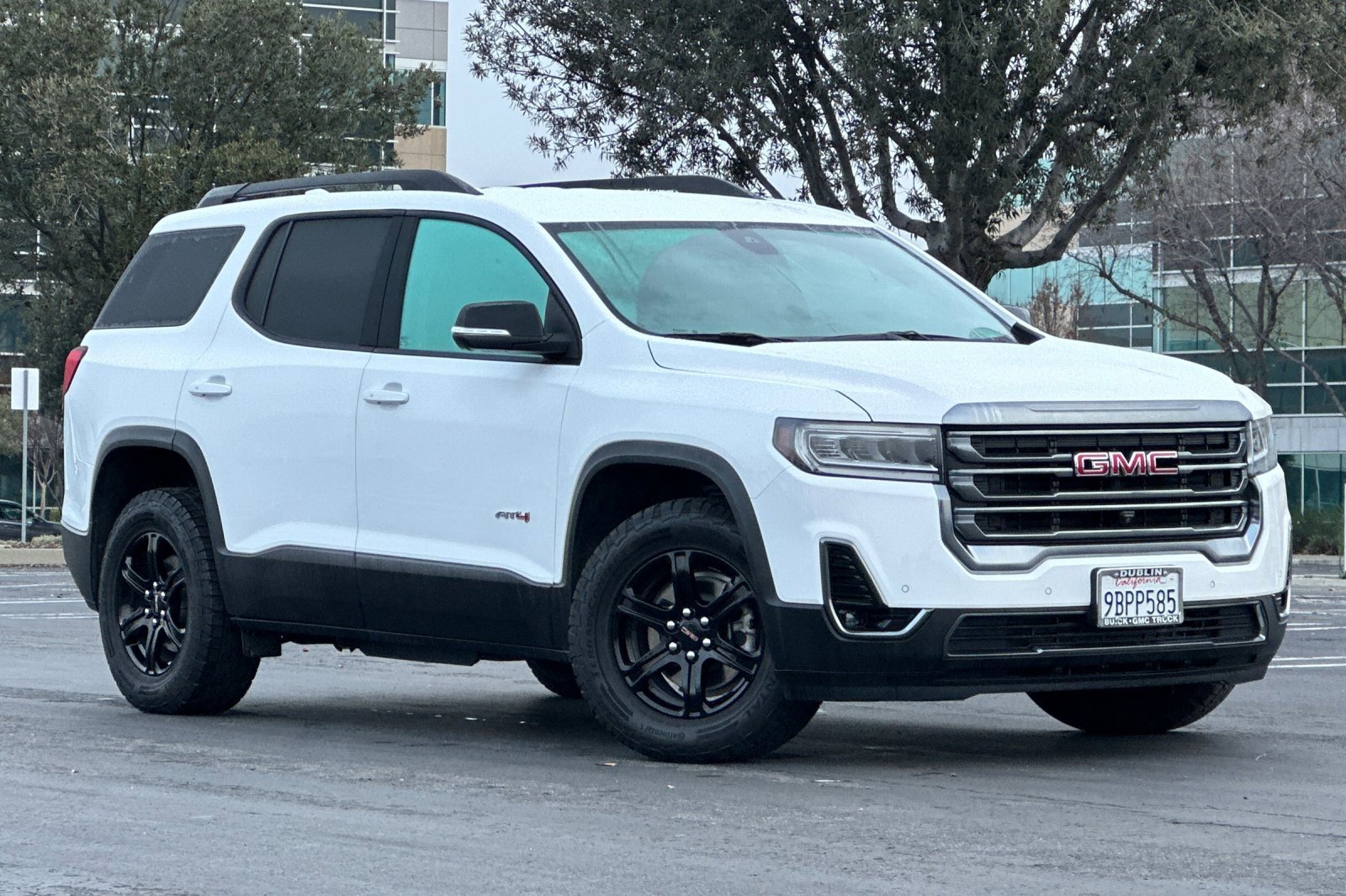 Used 2022 GMC Acadia AT4 w/ Technology Package image 2