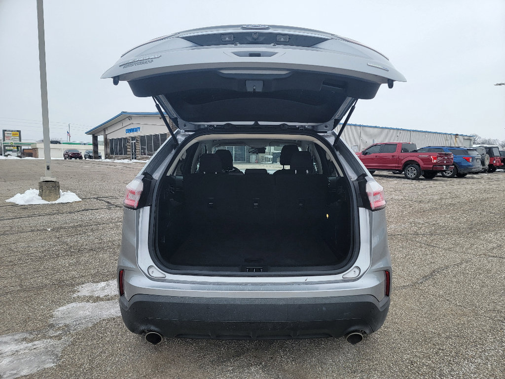 Used 2020 Ford Edge SE image 7