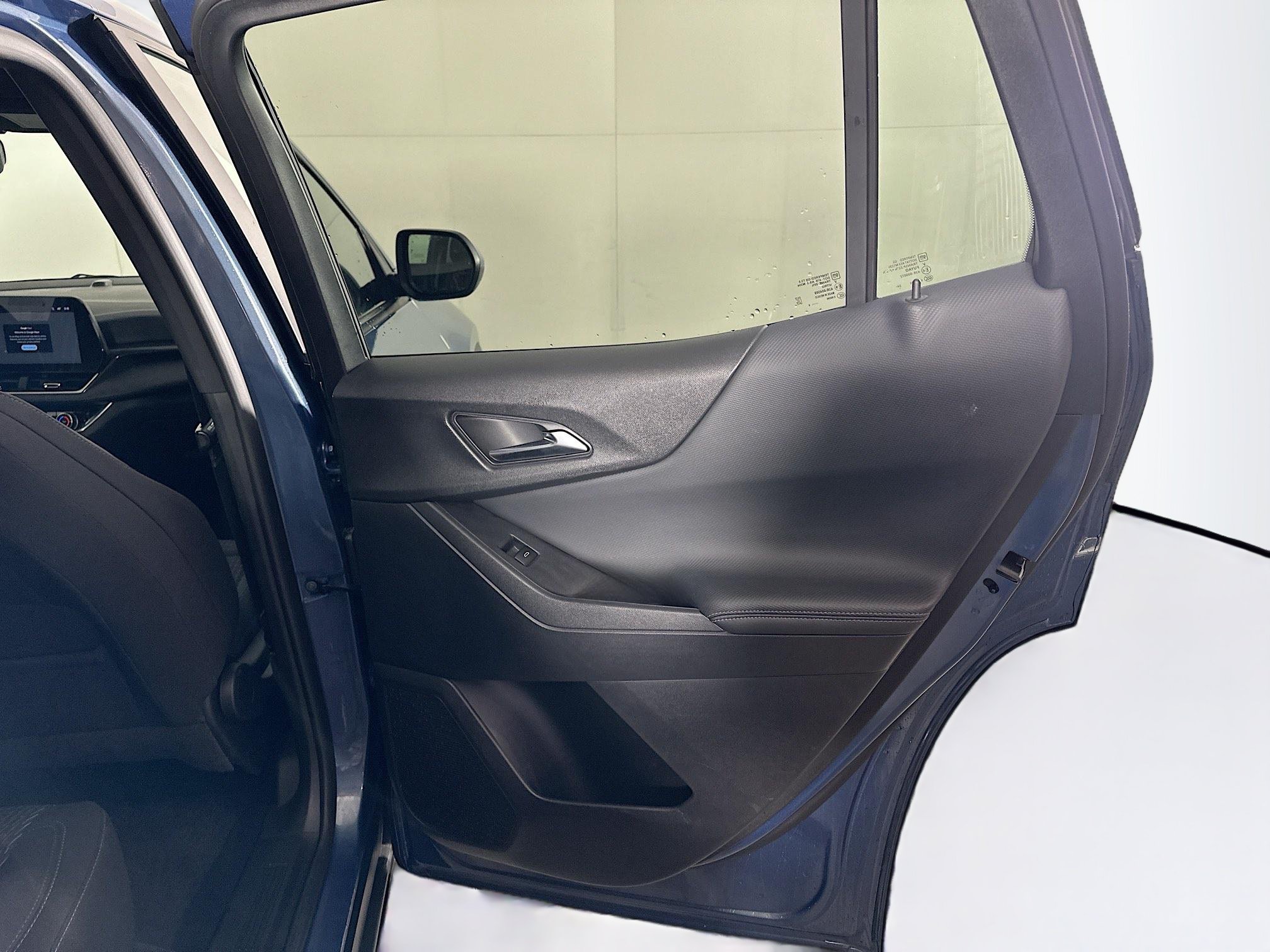 Used 2025 Chevrolet Equinox LT FWD image 27