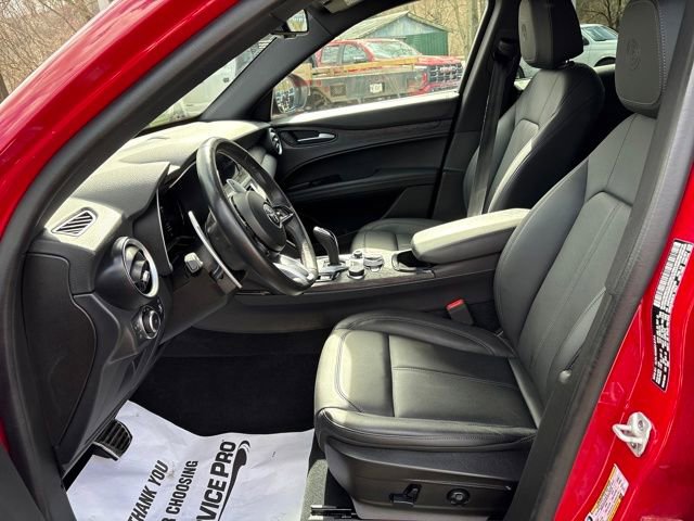 Used 2024 Alfa Romeo Stelvio Sprint AWD/4WD image 9