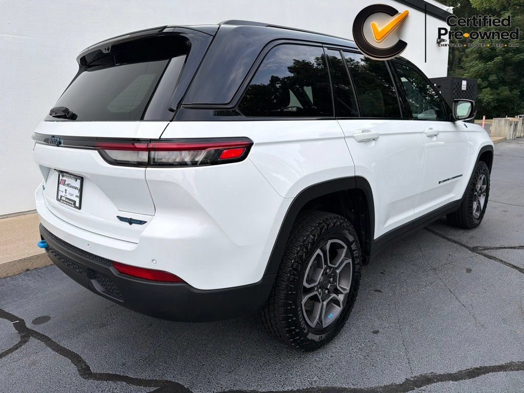 Certified 2022 Jeep Grand Cherokee Trailhawk w/ Advanced Protech Group II AWD/4WD image 9