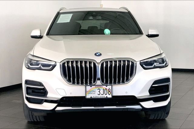 Used 2023 BMW X5 xDrive45e w/ Parking Assistance Package AWD/4WD image 3
