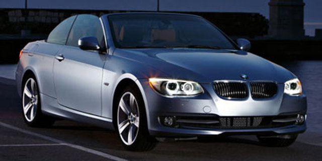 Used 2011 BMW 328i Convertible RWD image 1