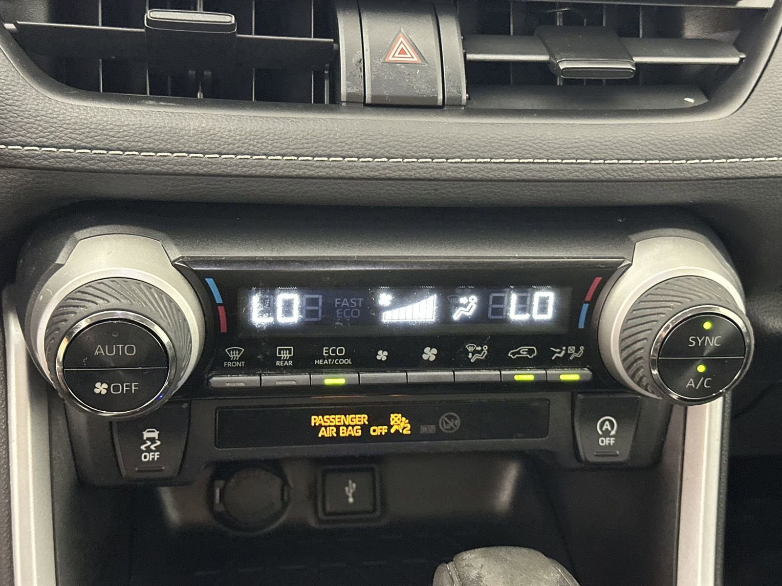 Used 2020 Toyota RAV4 XLE image 29