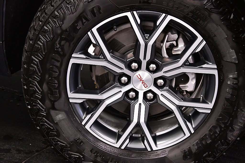 Used 2024 GMC Acadia AT4 w/ LPO, Floor Liner Package image 9