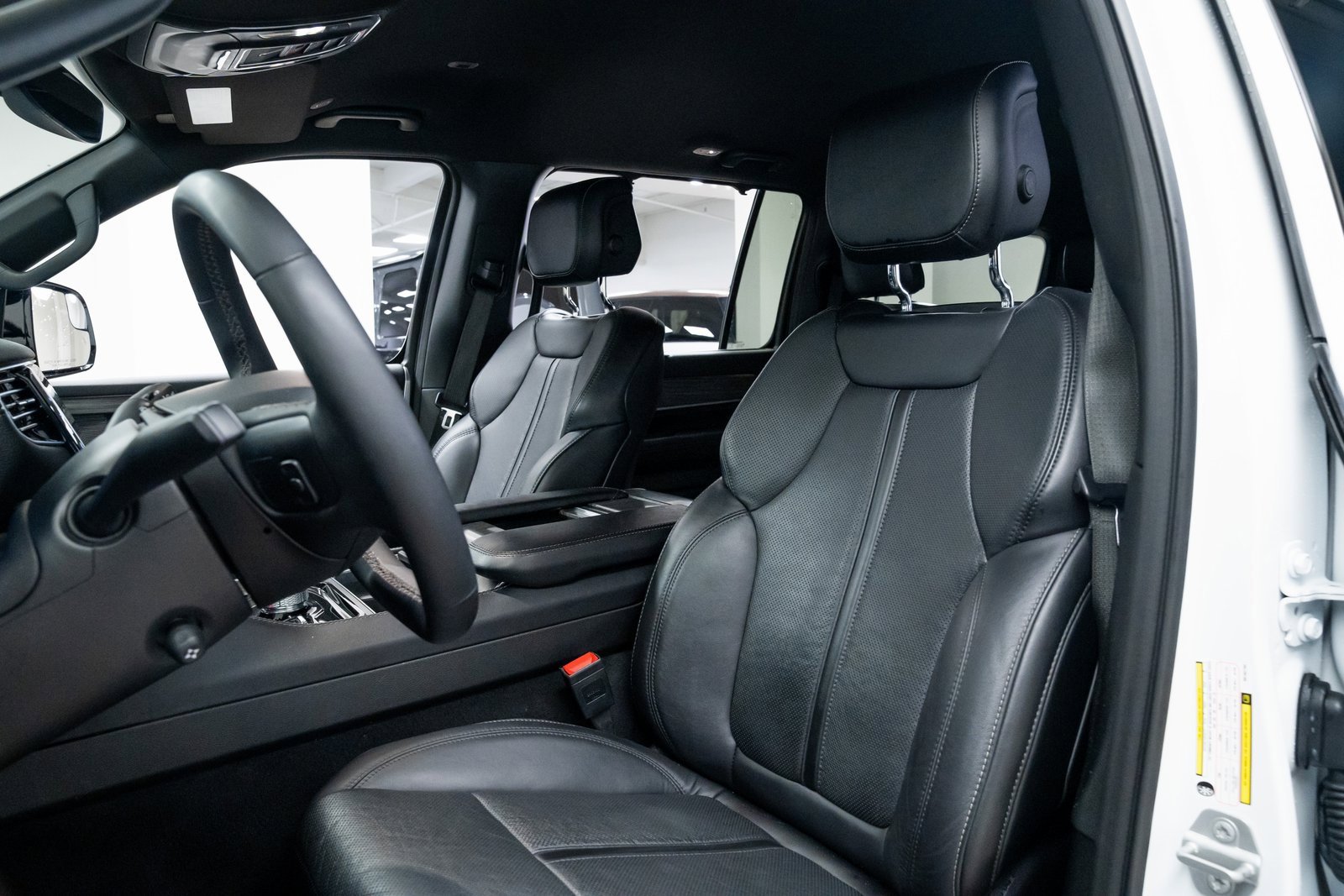 Used 2024 Jeep Wagoneer Series II w/ Convenience Group I image 18