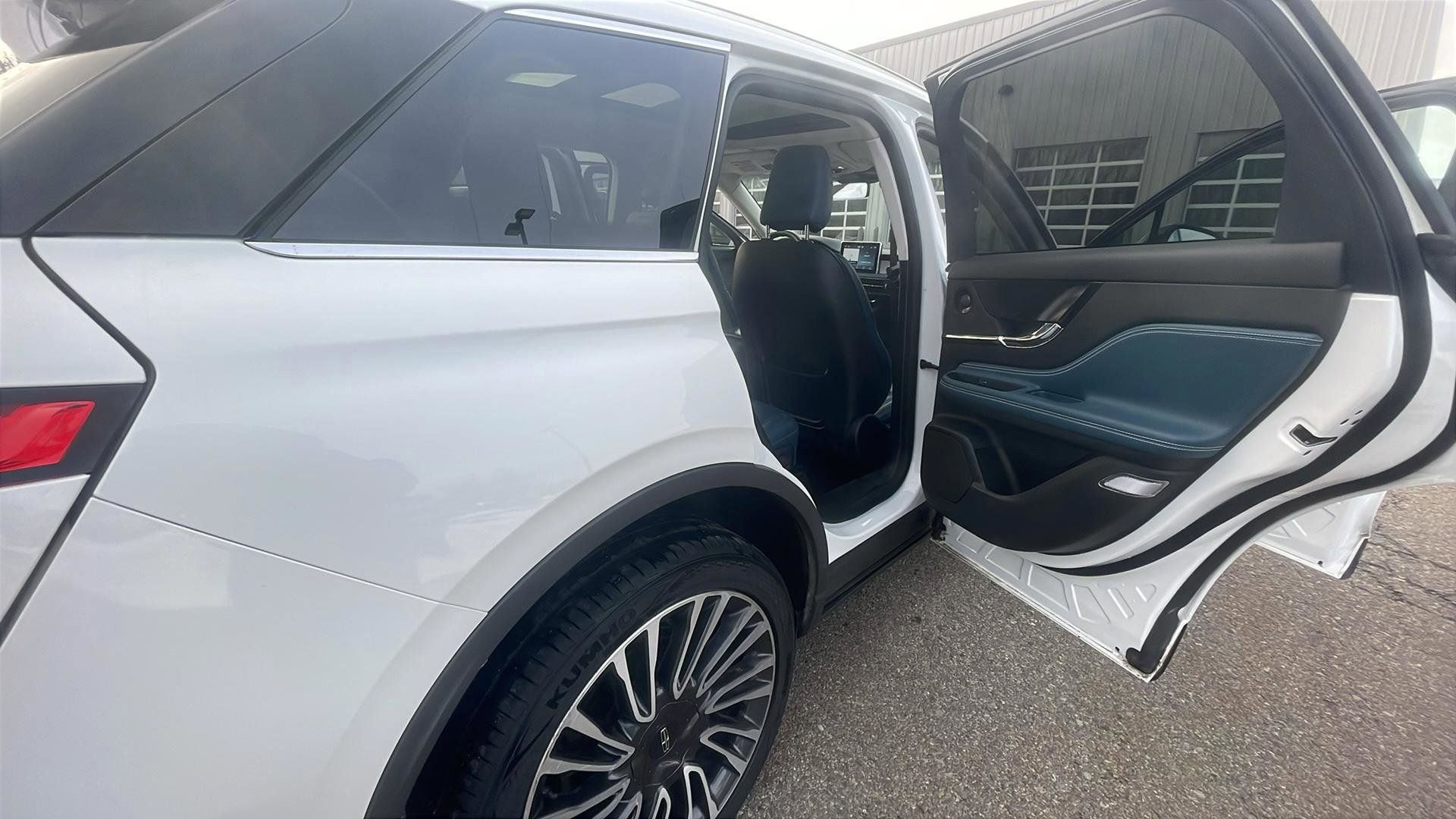 Used 2021 Lincoln Corsair Reserve w/ Equipment Group 201A image 18