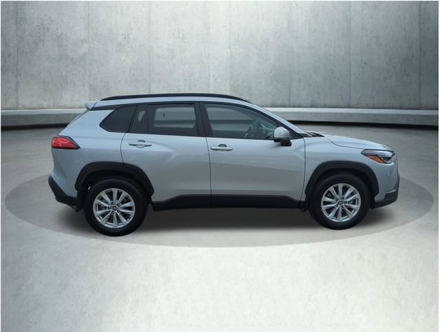 Used 2024 Toyota Corolla Cross LE image 7