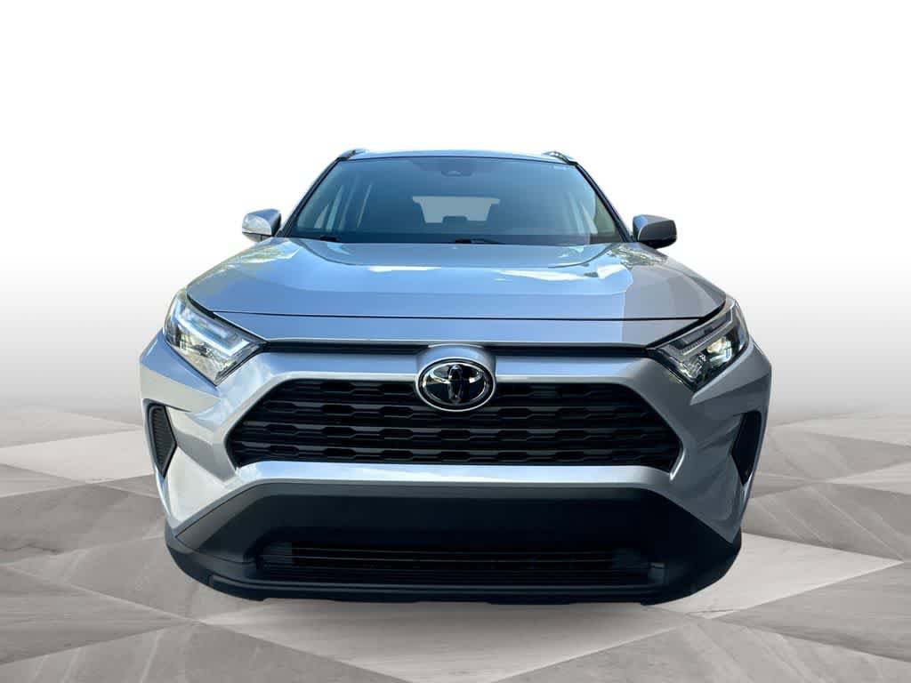 Used 2025 Toyota RAV4 XLE image 3