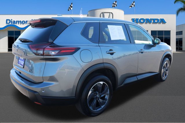 Used 2024 Nissan Rogue SV image 6