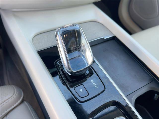 Used 2022 Volvo XC60 T8 Inscription w/ Advanced Package image 12