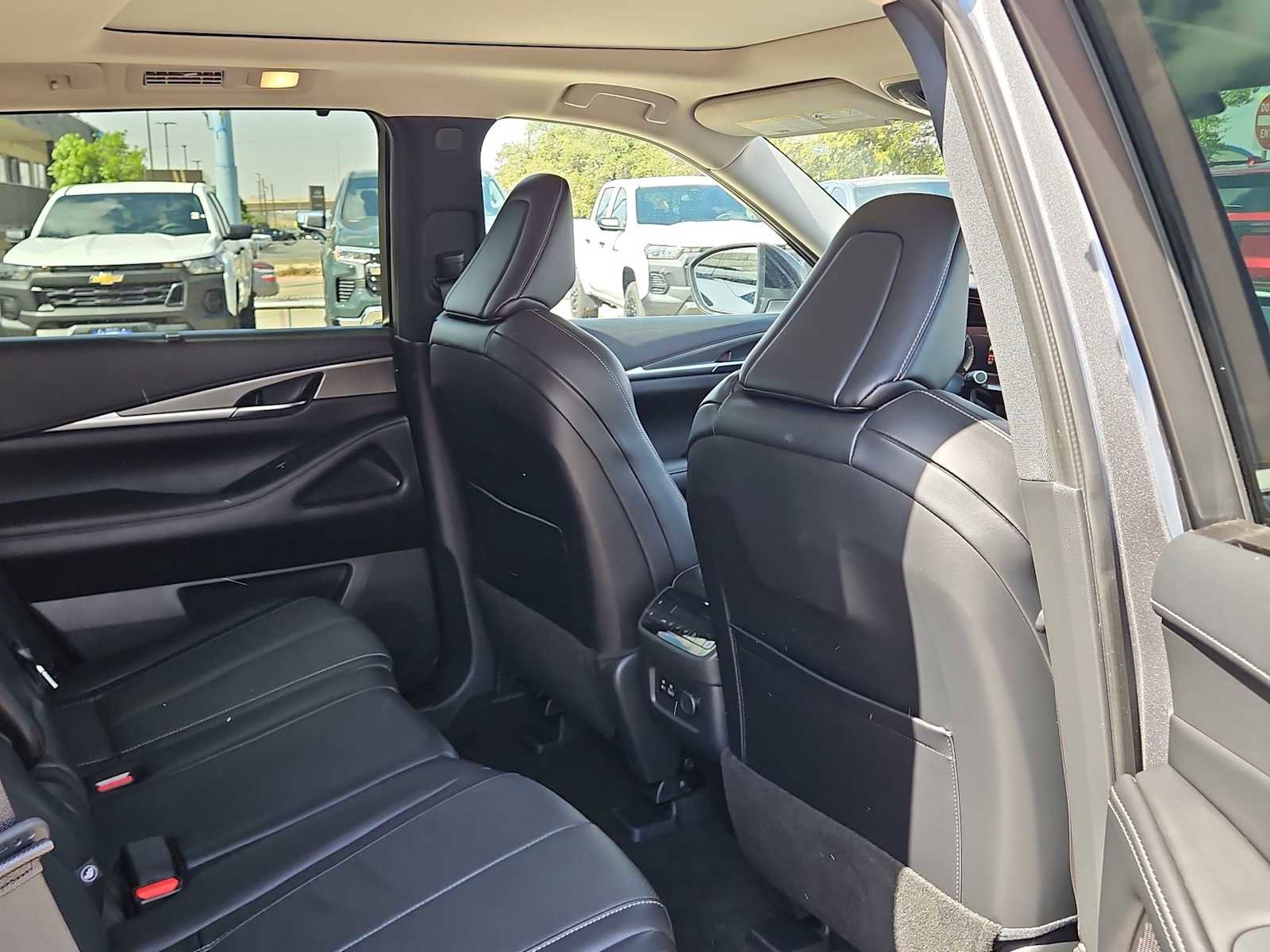 Used 2023 INFINITI QX60 Luxe w/ Cargo Package image 18