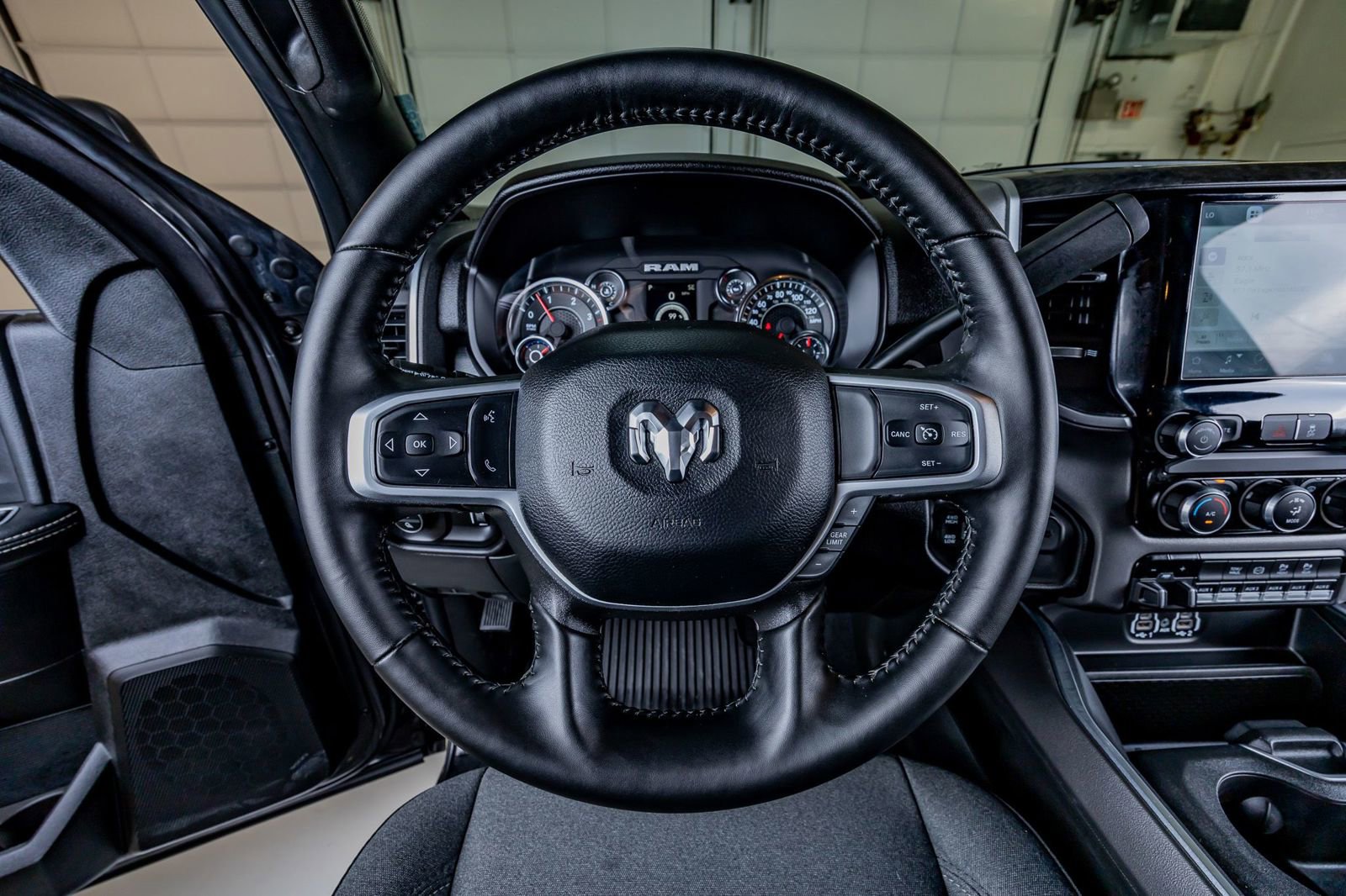 Used 2024 RAM 3500 Lone Star w/ Night Edition image 19