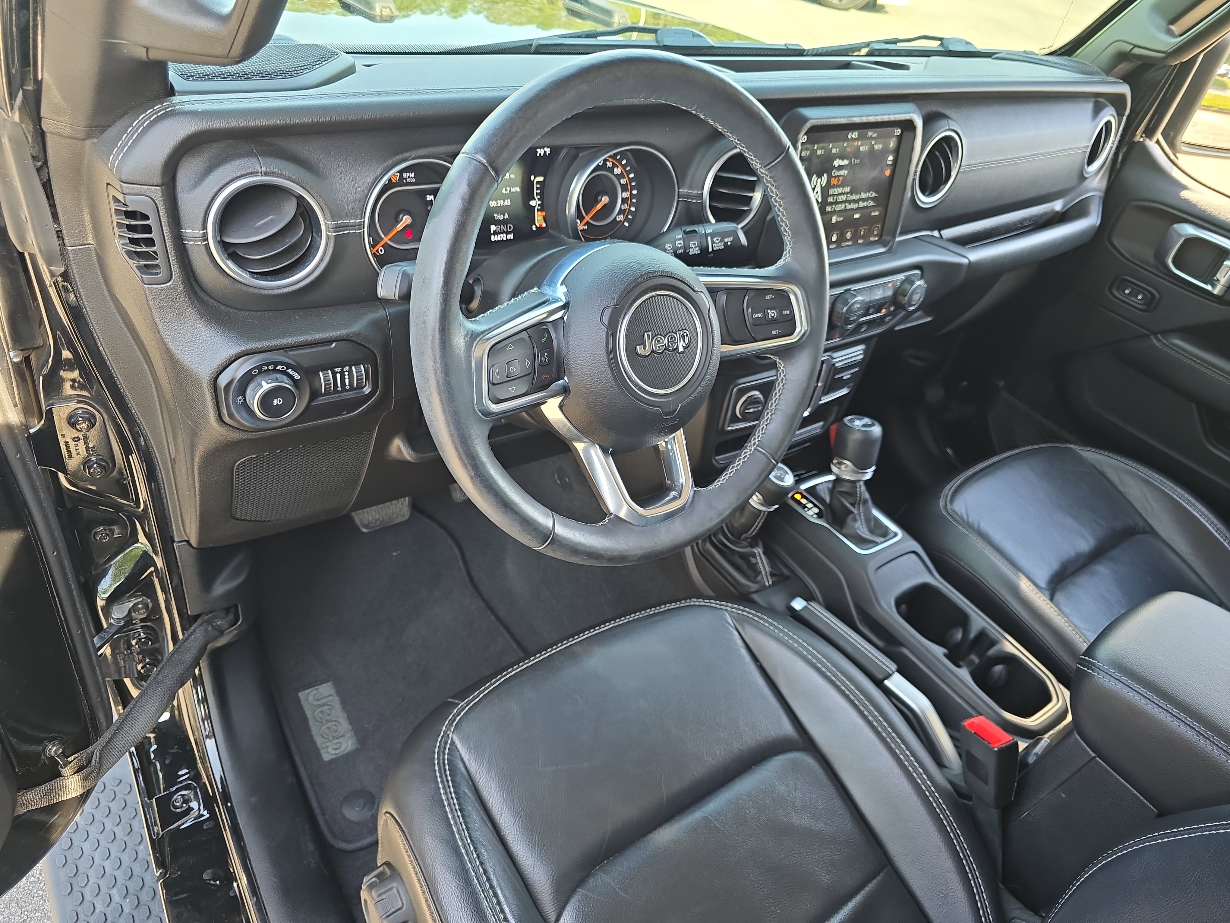 Used 2018 Jeep Wrangler Unlimited Sahara image 15