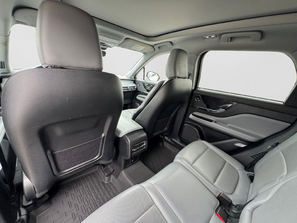 Used 2021 Lincoln Corsair Reserve FWD image 13