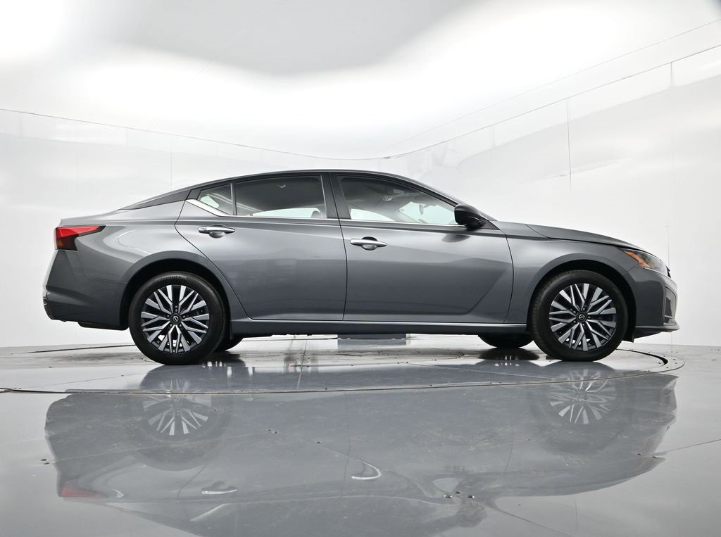 Used 2024 Nissan Altima 2.5 SV image 54
