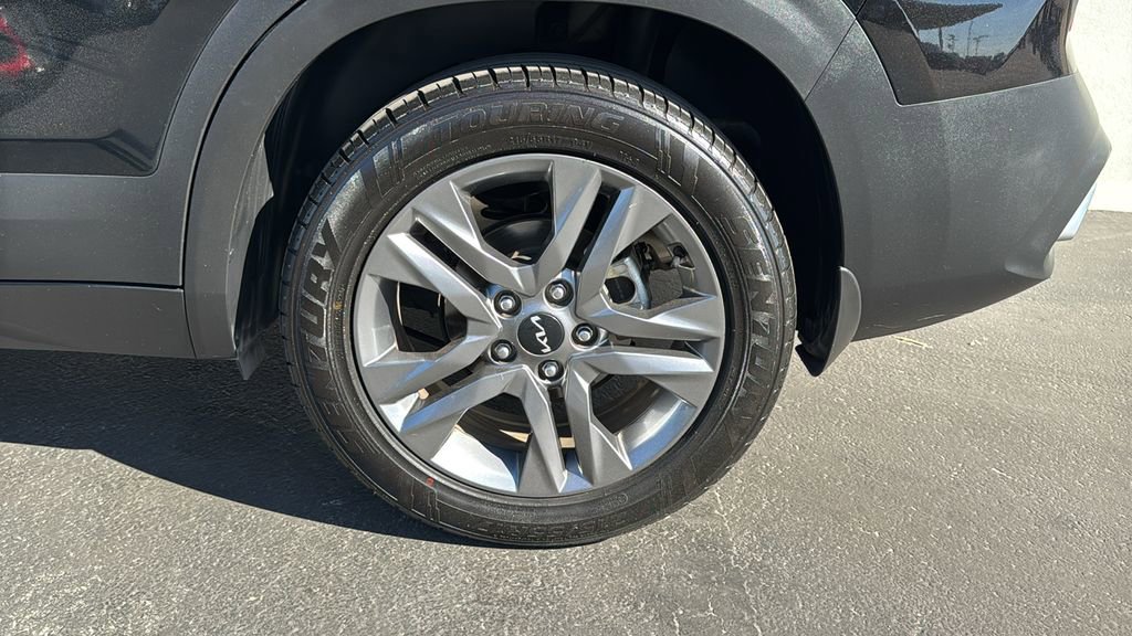 Used 2023 Kia Seltos S w/ Navigation Package image 8