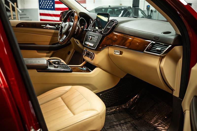 Used 2018 Mercedes-Benz GLS 450 4MATIC image 15