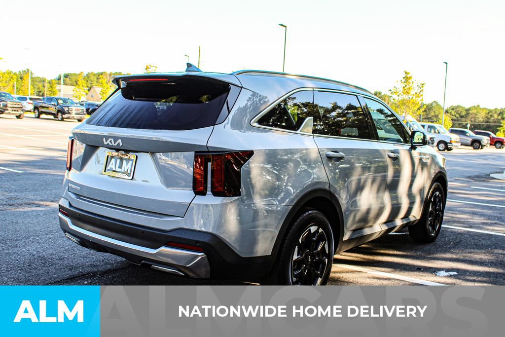 Used 2025 Kia Sorento S FWD image 4
