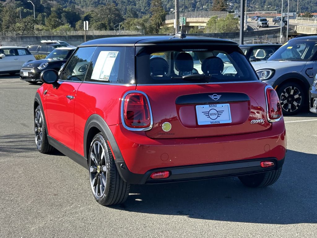 Used 2024 MINI Cooper SE image 3