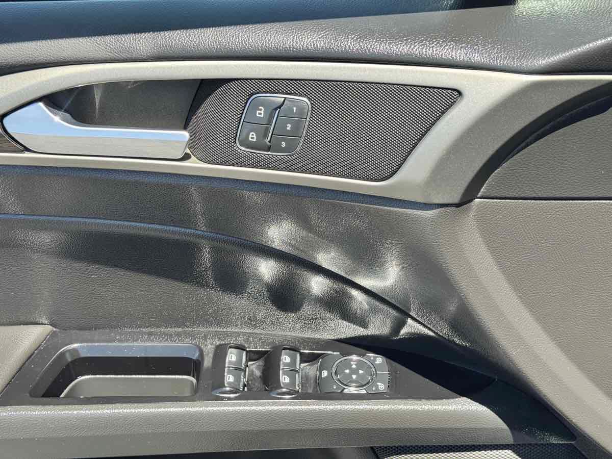 Used 2014 Ford Fusion Energi SE FWD image 40