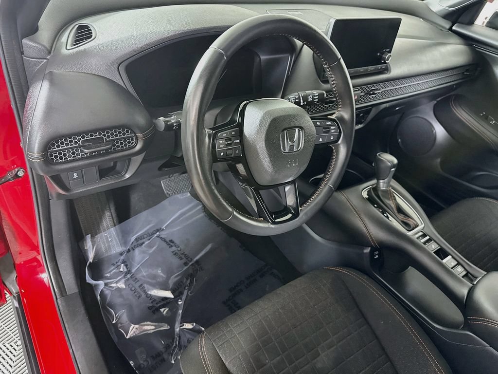Used 2025 Honda HR-V Sport image 17
